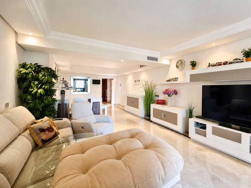 Foto 74f970ef-6991-44c1-8839-d00e377841cc. Apartament amb aparcament piscina a Centro Estepona