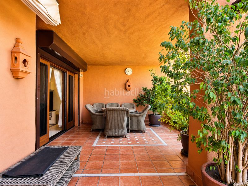 Foto aaf5379b-047b-4f6f-aff4-692da27fb635. Apartament amb aparcament piscina a Centro Estepona