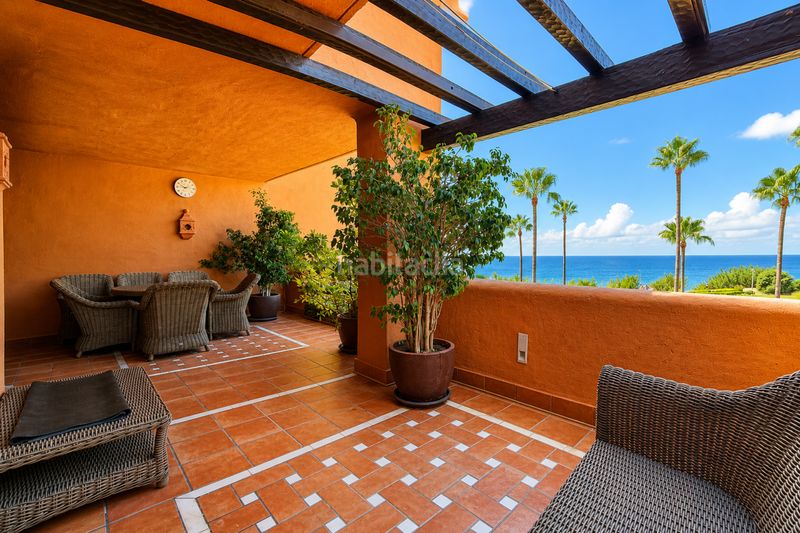 Foto c1d3a6e1-79c8-4b8a-b2dd-c5f6d828d5aa. Apartament amb aparcament piscina a Centro Estepona