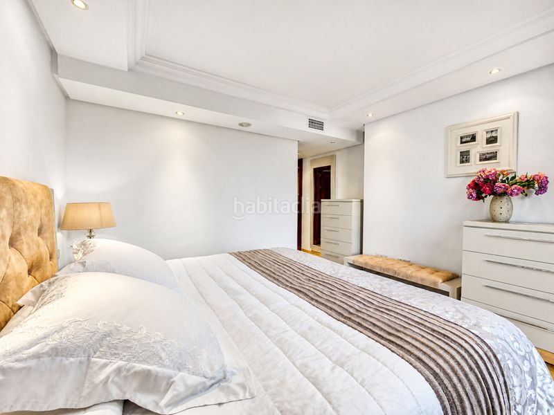 Foto d080759d-64f8-49a5-80e6-db0a1f00aa5f. Apartament amb aparcament piscina a Centro Estepona