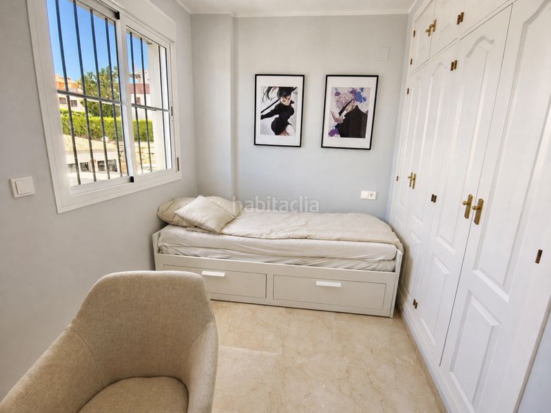 Foto 115b1a34-9c00-4ff4-a07c-3596a4eadab1. Casa aparellada amb aparcament piscina a La Duquesa Manilva