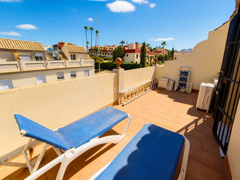 Foto b68c3e52-5b81-4d37-9e6b-cf8eb708f160. Casa aparellada amb aparcament piscina a La Duquesa Manilva
