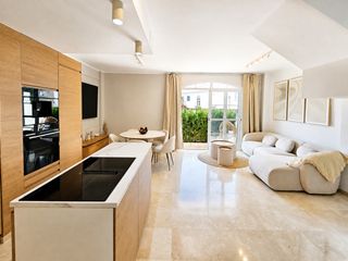 Doppelhaus in La Duquesa. Casa pareada completamente reformada en la duquesa golf