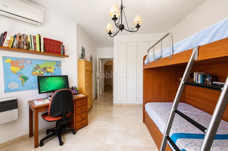 Foto e16405aa-d4d0-4697-9593-7ebab4f5254f. Planta baixa amb aparcament piscina a San Luis de Sabinillas Manilva