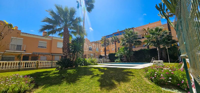 Foto c628fab5-3f04-4208-8187-65315b477b67. Casa aparellada amb piscina a San Luis de Sabinillas Manilva