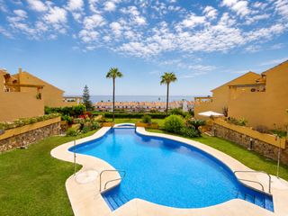 Planta baixa a La Duquesa. Excepcional apartamento en planta baja con vistas panorámicas al