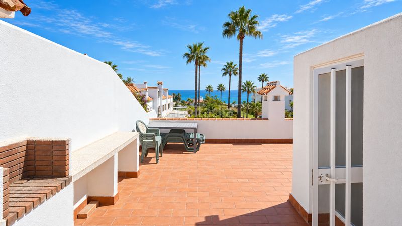 Foto 44e9e7fc-db15-4fe6-ae57-973604d44b07. Casa adossada amb piscina a bahía de Casares Casares