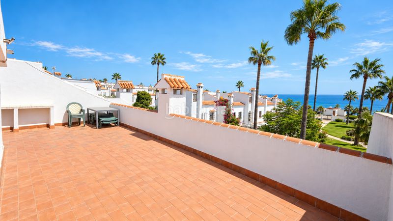 Foto b34e83e0-fb6d-4144-818e-4baed7a0df58. Casa adossada amb piscina a bahía de Casares Casares