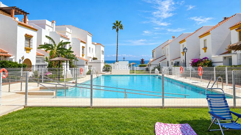 Foto b938b96e-e79c-4ec2-a143-2aac01b8d407. Casa adossada amb piscina a bahía de Casares Casares