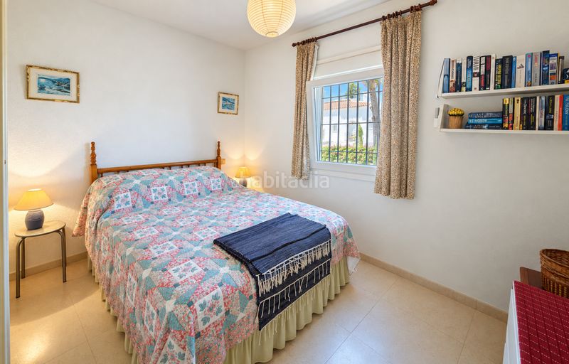 Foto cac22897-84d3-45b1-96dc-7ca020991669. Casa adossada amb piscina a bahía de Casares Casares