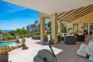 Maison à El Faro de Calaburra - Chaparral. Impresionante villa de 4 dormitorios con piscina privada y jardí