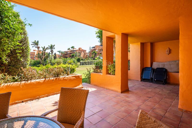 Foto a1b35c7a-8212-4a40-9bd6-00dd56f30962. Rez-de-chaussée avec parking piscine dans La Duquesa Manilva