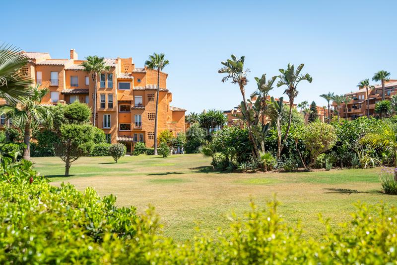 Foto cc07a018-675d-4f9e-8884-045a1781fa78. Rez-de-chaussée avec parking piscine dans La Duquesa Manilva
