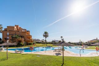 Planta baixa a La Duquesa. Impresionante apartamento de 3 dormitorios, con acceso directo a