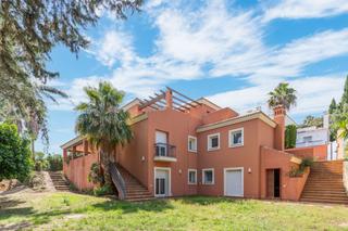 Casa en Puerto de Sotogrande-La Marina. Espléndido chalet independiente de 4 camas con piscina privada y