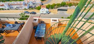 Àtic a Doña Julia Golf. Fabuloso ático con solarium y vistas al mar.