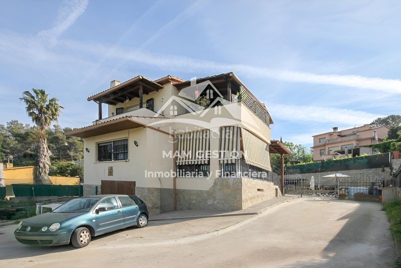 Foto 1c7da7d7-ad01-4a5e-9e40-7ebb8af3e630. Xalet amb xemeneia calefacció piscina a Piera