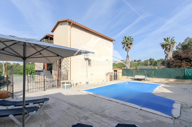 Foto df6b3f07-eeb7-443b-911c-d7b81bece784. Xalet amb xemeneia calefacció piscina a Piera
