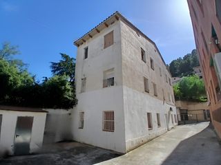 Flat in Vallirana. Maravilloso piso todo exterior con plaza de parking y trastero,