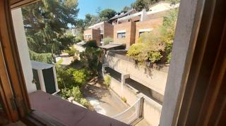 Pis a Vallirana. Piso en el mismo centro de vallirana, con parking, todo exterior
