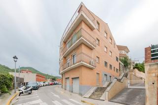 Appartement à Vallirana. Maravilloso piso con sol, vistas, parking y trastero en el mismo