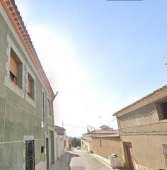 Casa en Alcadozo. Se vende imnueble alquilado