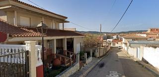 Casa en Alcadozo. Se vende imnueble alquilado