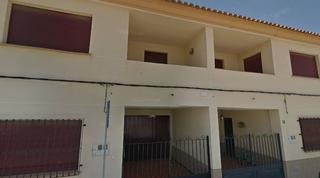 Casa adossada a Villavaliente. Se vende imnueble alquilado