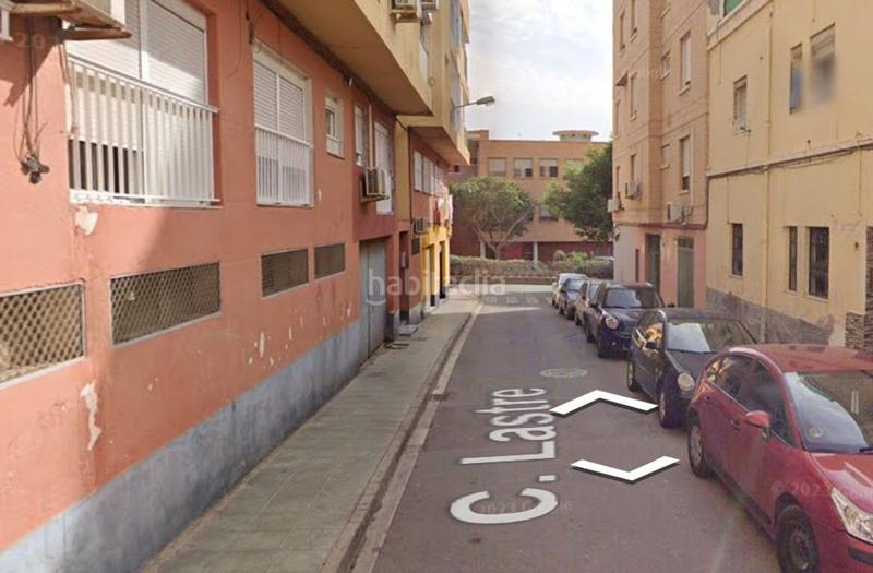 Foto eaa77285-8f03-47ae-9804-7ec5f32b8753. Piso en La Chanca - Pescadería Almería