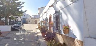 Casa adossada a Lucainena de las Torres. Venta de inmueble alquilado