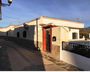 Pis a Tres Villas (Las). Venta de inmueble alquilado