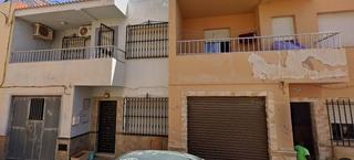 Casa adossada a Mojonera (La). Venta de inmueble alquilada