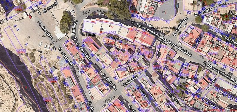 Foto b37eab21-9c17-4d0b-a9ce-7ea70f66e875. Piso en La Chanca - Pescadería Almería
