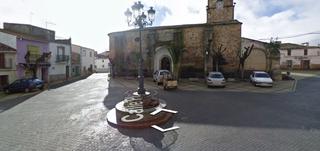 Casa adossada a Torre de Santa María