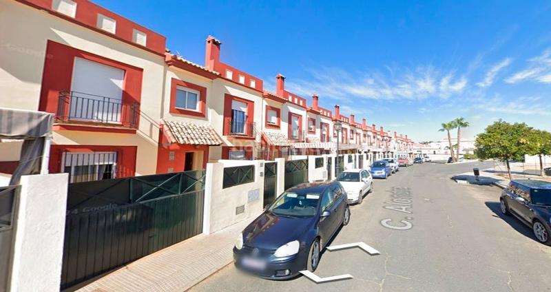 Foto 709647a4-6a5d-486d-a1e3-52c70e29468d. Casa adosada en Trigueros