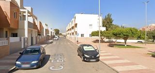 Flat in Roquetas pueblo. Venta de inmuebles alquilado