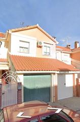 Casa adossada a Cabañas de la Sagra