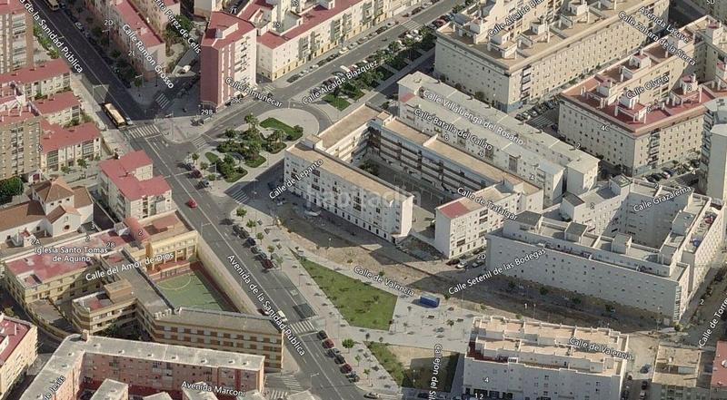 Foto b6461075-dc38-4e8d-8106-3021fca398a5. Appartement dans astilleros - la paz - loreto - el corte inglés Cádiz