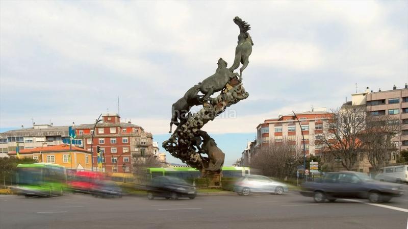 Foto c6ed4895-14d7-4750-a2a3-013d226b268e. Edificio en Lalín