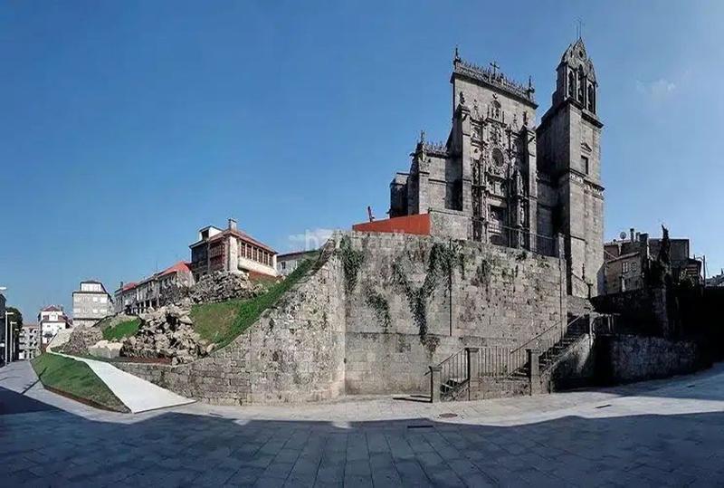 Foto a8a7ec83-947b-4ac9-beae-86989e7b18dc. Edifici a Lalín