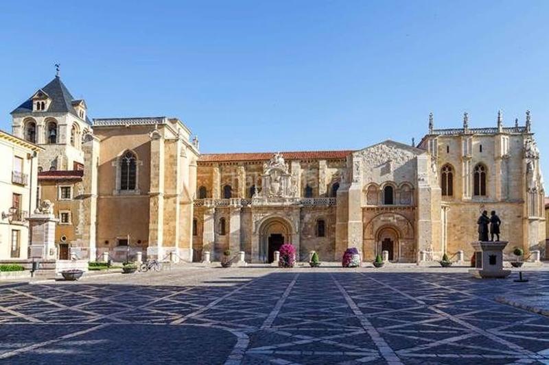 Foto a8f03492-11a7-4903-ba8c-8ec2108c31f8. Edificio en La Asunción - La Inmaculada León