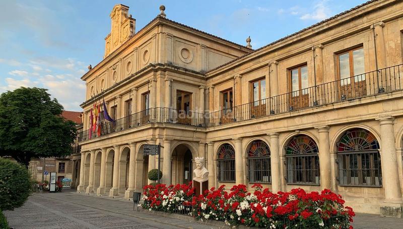 Foto c82ba12a-7e9f-431f-9f8f-ff06201cb177. Gebäude in La Asunción - La Inmaculada León