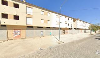 Edificio en Mora