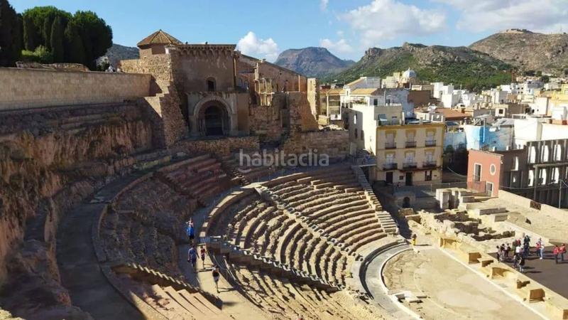 Foto f58b6761-23f8-4376-9870-6ace51dd1bbd. Edificio en Jumilla