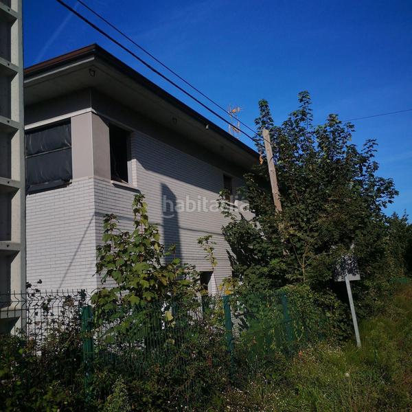 Foto dec600aa-1d55-4cbb-aa88-b3dd4a2006cd. Edifici a Celorio-Poó-Parres Llanes