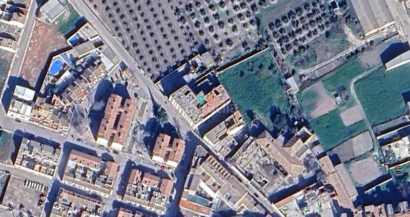 Foto 2b0422e3-83dc-4b36-8cc1-4786dc139def. Edificio en Torredonjimeno