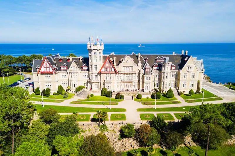 Foto e18241f7-293d-446f-9ef8-65515eb8d4b1. Edifici a Corrales de Buelna (Los)