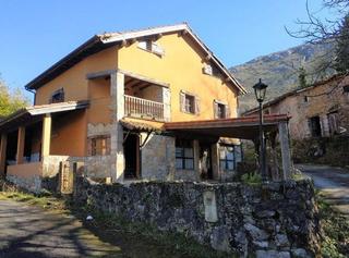 Casa a Parres
