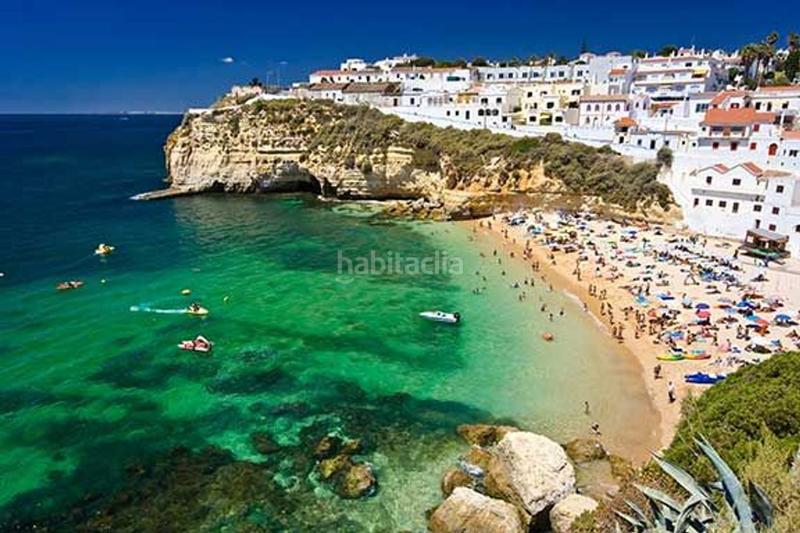 Foto a45e3884-f8b6-44ca-bac2-f481cde4e081. Flat with heating in Alcorrín Manilva