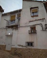 Casa adosada en Alcaraz. Se vende imnueble alquilado